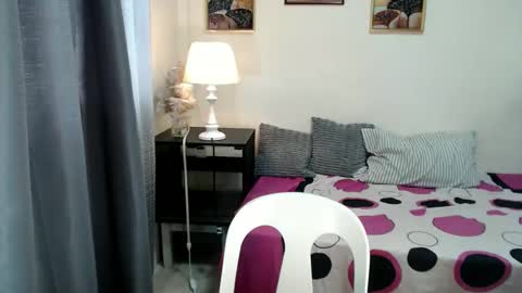 Snapshot of urnaughty_trishaxx chatting on 10.08.25 trisha online show from 10.08.25