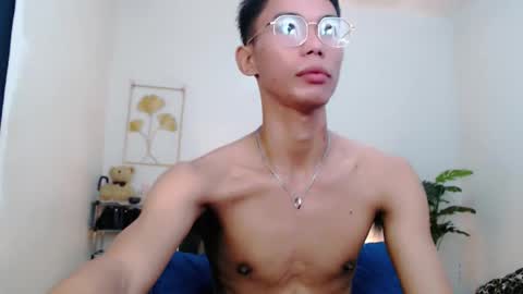 Snapshot of urnaughtydreamboy_rence chatting on 10.18.25 Rence online show from 10.18.25