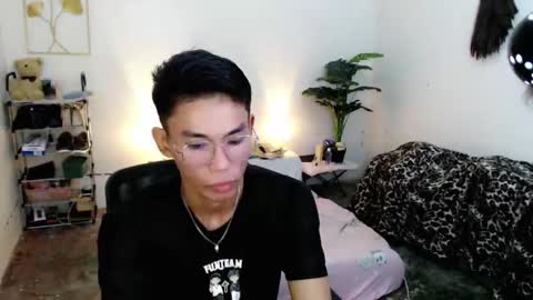 Snapshot of urnaughtydreamboy_rence chatting on 10.20.25 Rence online show from 10.20.25