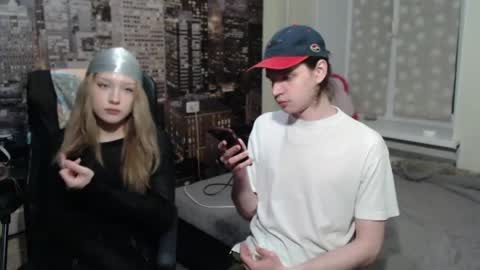 Snapshot of uroxygen chatting on 05.28.26 Mary online show from 05.28.26
