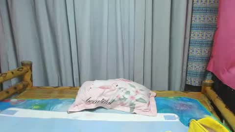 urpinay_singlemother online show from 03.18.26