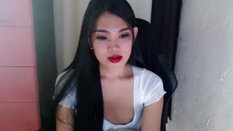 Snapshot of urpinayjenfuckerxxx chatting on 01.23.25 Jenny online show from 01.23.25