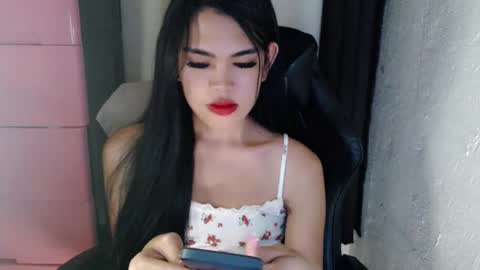 Snapshot of urpinayjenfuckerxxx chatting on 01.26.25 Jenny online show from 01.26.25