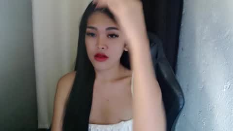 Snapshot of urpinayjenfuckerxxx chatting on 02.12.25 Jenny online show from 02.12.25