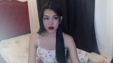 Snapshot of urpinayjenfuckerxxx chatting on 10.11.25 Jenny online show from 10.11.25