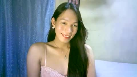 Snapshot of urpinaylovelyjuliaxxx chatting on 02.21.25 queen julia not into CHEAPGUY online show from 02.21.25