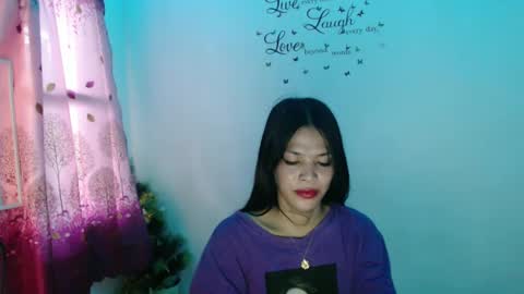 Snapshot of urpreciouspinayxxx chatting on 12.03.24 hi im kim online show from 12.03.24