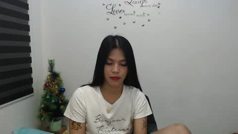 Snapshot of urpreciouspinayxxx chatting on 12.09.24 hi im kim online show from 12.09.24