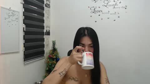 Snapshot of urpreciouspinayxxx chatting on 12.19.24 hi im kim online show from 12.19.24