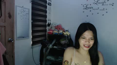 Snapshot of urpreciouspinayxxx chatting on 01.27.25 hi im kim online show from 01.27.25