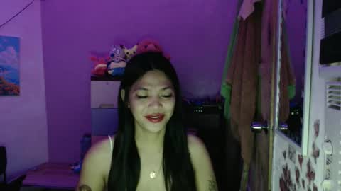 Snapshot of urpreciouspinayxxx chatting on 10.26.25 hi im kim online show from 10.26.25