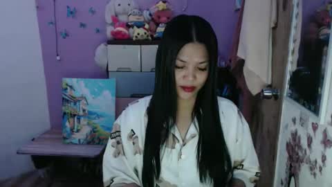 Snapshot of urpreciouspinayxxx chatting on 05.03.26 hi im kim online show from 05.03.26