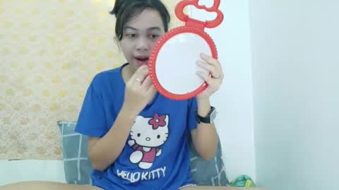 Snapshot of ursexy_pinay_skinny chatting on 09.19.25 im jenny online show from 09.19.25