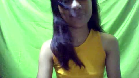 Snapshot of ursexydoll18 chatting on 01.13.25 Darlyn room online show from 01.13.25
