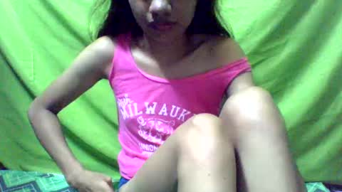 Snapshot of ursexydoll18 chatting on 01.15.25 Darlyn room online show from 01.15.25
