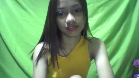 Snapshot of ursexydoll18 chatting on 01.17.25 Darlyn room online show from 01.17.25