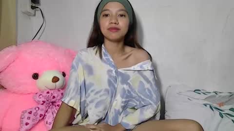 Snapshot of urshamegirl4you chatting on 02.03.26 Your LUNA online show from 02.03.26