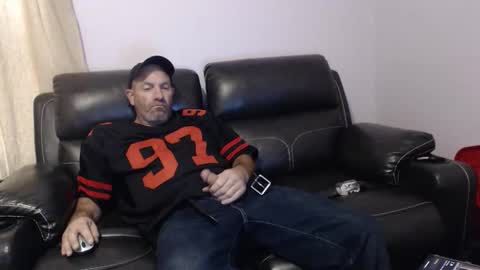 urslav75 online show from 10.25.25