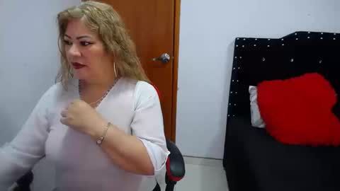 Eveling Blanco  online show from 09.24.25