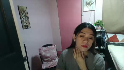 Snapshot of ursweet_cynthia chatting on 09.18.25 u can call me cynth online show from 09.18.25