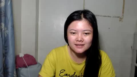 Snapshot of ursweet_lynie chatting on 05.12.26 ursweet_lynie online show from 05.12.26