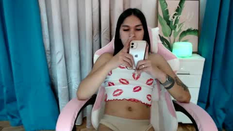 Snapshot of ursweet_zeviixx chatting on 02.06.25 ursweet_zeviixx online show from 02.06.25