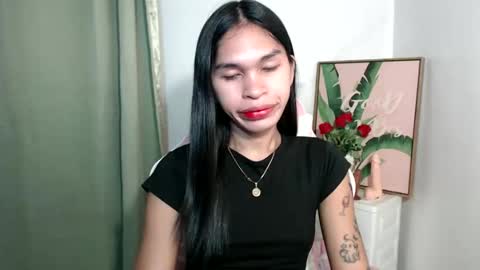 Snapshot of ursweet_zeviixx chatting on 10.19.25 ursweet_zeviixx online show from 10.19.25