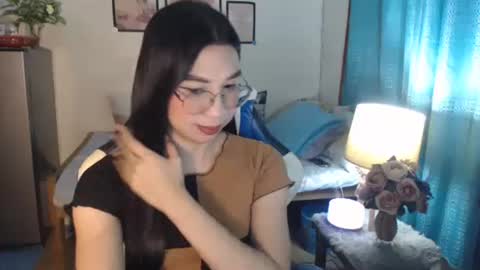 Ashley Kate Mateo Gray online show from 03.05.25