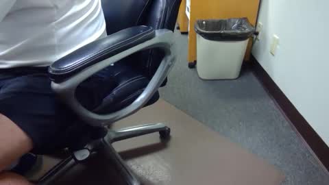 Snapshot of useemie chatting on 01.13.26 useemie online show from 01.13.26