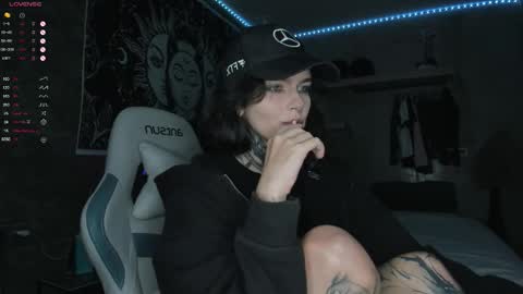 Snapshot of uwu_eva chatting on 03.03.26 Eva online show from 03.03.26