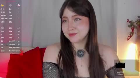 Snapshot of uwumary chatting on 07.03.26 Mary online show from 07.03.26