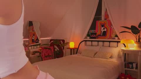 Anika On vacation online show from 02.09.25