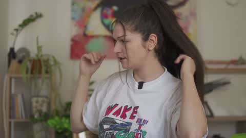 Mia online show from 12.02.24