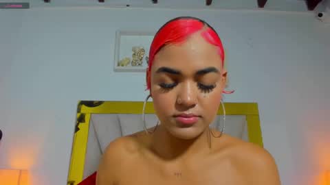 Snapshot of vahiolet_fuentes chatting on 12.19.24 vahioleth online show from 12.19.24