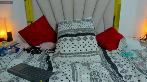 Snapshot of vahiolet_fuentes chatting on 12.19.24 vahioleth online show from 12.19.24