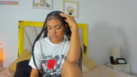 Snapshot of vahiolet_fuentes chatting on 01.06.25 vahioleth online show from 01.06.25