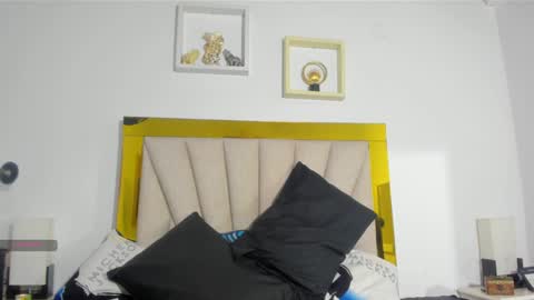 Snapshot of vahiolet_fuentes chatting on 02.04.25 vahioleth online show from 02.04.25