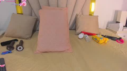 Snapshot of vahiolet_fuentes chatting on 09.25.25 vahioleth online show from 09.25.25