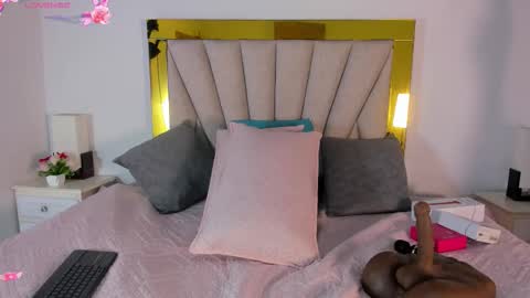 Snapshot of vahiolet_fuentes chatting on 09.26.25 vahioleth online show from 09.26.25