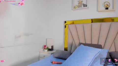 Snapshot of vahiolet_fuentes chatting on 09.27.25 vahioleth online show from 09.27.25