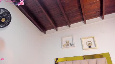 Snapshot of vahiolet_fuentes chatting on 10.03.25 vahioleth online show from 10.03.25