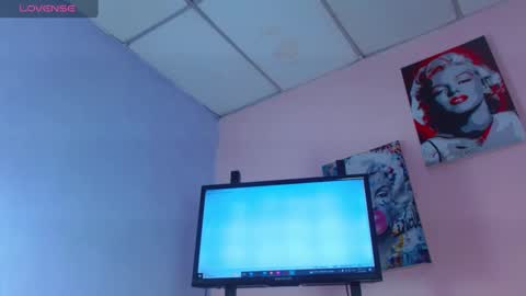 Vahiolet smith online show from 12.04.24