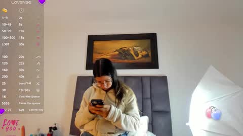 Vahiolet smith online show from 04.10.26