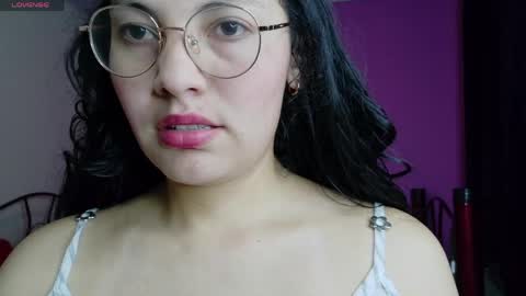 Snapshot of vainilla_cam chatting on 04.19.26 Vainilla online show from 04.19.26