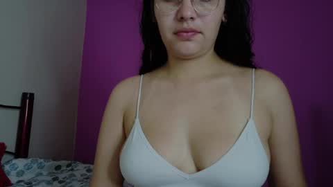Snapshot of vainilla_cam chatting on 05.02.26 Vainilla online show from 05.02.26