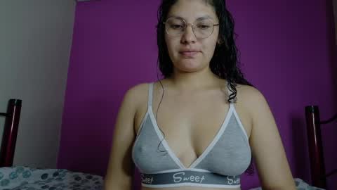 Snapshot of vainilla_cam chatting on 05.04.26 Vainilla online show from 05.04.26