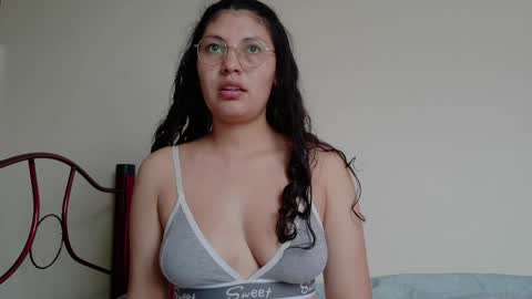 Snapshot of vainilla_cam chatting on 05.21.26 Vainilla online show from 05.21.26