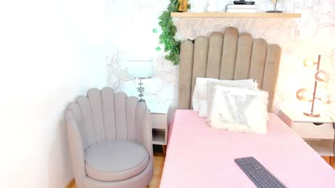 Snapshot of vaiolet__ chatting on 02.06.25 Vaiolet online show from 02.06.25