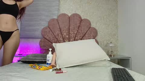 Snapshot of vaiolet_colls chatting on 02.05.26 Vaiolet colls online show from 02.05.26