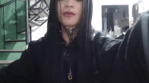 Snapshot of vaiolet_miss chatting on 10.14.25 vaiolet online show from 10.14.25